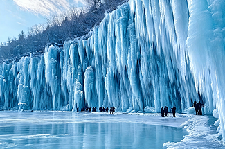 【行走河南·冰雪太行4日 】冰蘑菇洞 +通天峡谷+石板岩古村落+中华雪松+太行冰挂圣诞树+徒步33公里+4日休闲游