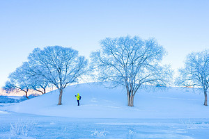 【乌兰布统冬·冰雪旅拍5日】10人旅拍小团+摄影领队+赠送航拍丨古北水镇五钻酒店+雪域温泉+越野车穿越+多重冰雪体验+蒙古民俗+篝火烟花