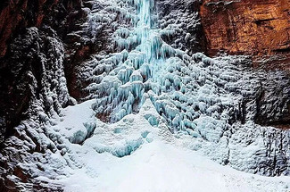 【行走河南·冰雪太行4日 】冰蘑菇洞 +通天峡谷+石板岩古村落+中华雪松+太行冰挂圣诞树+徒步33公里+4日休闲游