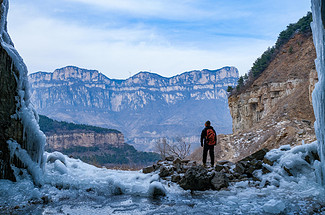 【行走河南·冰雪太行5日】春节特辑|登高祈福徒步33公里+冰蘑菇洞 +通天峡谷+石板岩古村落+中华雪松+太行冰挂圣诞树+殷墟博物院
