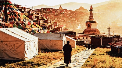 【甘南色达·大环线10日】兰州+拉卜楞寺+桑科草原+阿万仓湿地+娘玛寺+莲宝叶则+色达喇荣五明佛学院+观音寺+瓦切塔林+九曲黄河第一湾+若尔盖花湖+郎木寺+格尔底寺+纳摩大峡谷+扎尕那+官鹅沟+天水古城+麦积山石窟+2-8人小包团/8人小团