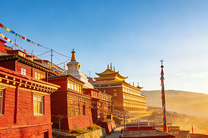 【甘南色达·大环线11日】天水+麦积山石窟+官鹅沟+江迭公路+扎尕那仙女滩+郎木寺+纳摩大峡谷+娘玛寺+莲宝叶则+扎尕尔措湖+色达喇荣五明佛学院-+九曲黄河日落+若尔盖大草原+花湖湿地+拉卜楞寺+2-8人小包团&8人拼团