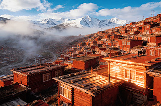 【甘南色达·大环线11日】天水+麦积山石窟+官鹅沟+江迭公路+扎尕那仙女滩+郎木寺+纳摩大峡谷+娘玛寺+莲宝叶则+扎尕尔措湖+色达喇荣五明佛学院-+九曲黄河日落+若尔盖大草原+花湖湿地+拉卜楞寺+2-8人小包团&8人拼团