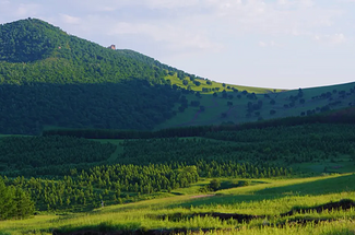 【遇见内蒙·北境穿越9日】赤峰+大青山+乌兰布统+公主湖+影视基地+甘丹驼城+勃隆克沙漠+玉龙沙湖+鄂温克驯鹿园+热阿线+黄岗梁+蒙古汗城+阿斯哈图石林+达达线+达理湖+避暑山庄+99号公路+大青山+金山岭长城+休闲纯玩9日游！