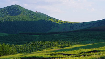 【遇见内蒙·北境穿越9日】赤峰+大青山+乌兰布统+公主湖+影视基地+甘丹驼城+勃隆克沙漠+玉龙沙湖+鄂温克驯鹿园+热阿线+黄岗梁+蒙古汗城+阿斯哈图石林+达达线+达理湖+避暑山庄+99号公路+大青山+金山岭长城+休闲纯玩9日游！