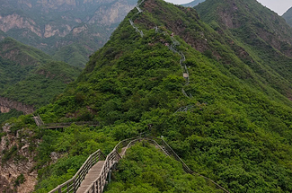 【北京一周一山·峪壶峰】早鸟优惠来袭丨青山抚泉弦 绿野听花语丨探秘大安山水峪村，挑战峪壶峰原生态栈道，在峪壶峰寻找心灵的栖息所~