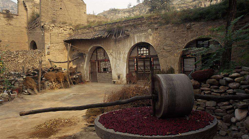 【晋陕秘境5日】库布齐沙漠+镇北台+红石峡+靖边波浪谷+雨岔大峡谷+碛口古镇+黄河壁画+李家山+西湾村+芦芽山+万年冰洞+户外休闲游+38人舒适团！