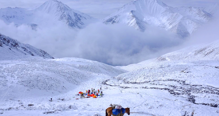 【勇攀高峰】五千米入门级雪山·四姑娘山二峰穿越·大海子露营·四川6日游！
