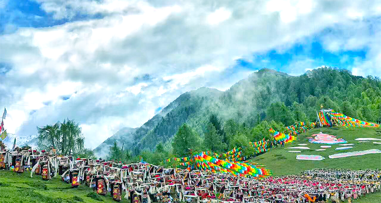 【勇攀高峰】五千米入门级雪山·四姑娘山二峰穿越·大海子露营·四川6日游！