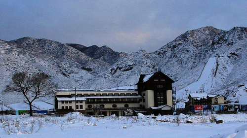 【八达岭滑雪】晚出发·天天发团·免费教学·滑雪1日游！