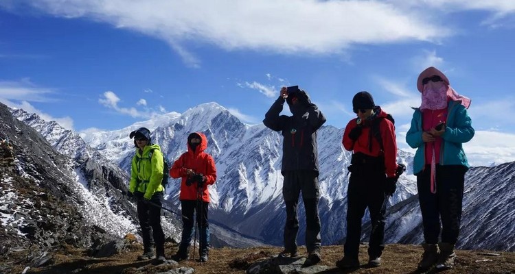 【行走川西·贡嘎大环线+冰川8日】贡嘎雪山+勒多曼因冰川+冷嘎措+泉华滩+日达蛮垭口+子梅垭口8日徒步｜朝圣“蜀山之王”，探索贡嘎千面！