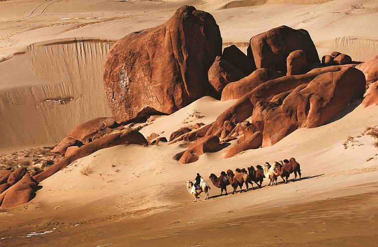 五一2日【玉龙沙湖·大巴团】玉龙沙湖·勃隆克沙漠·喀喇沁秦王府