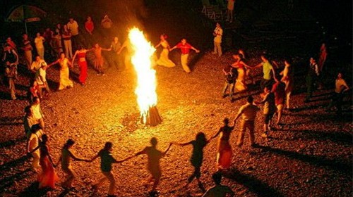 【初见希拉穆仁·草原沙漠3日】超值特价丨一次畅玩草原火山沙漠+库布齐沙漠+银肯塔拉+古力脑包火山+呼和浩特+住蒙古包+体验民族风情！