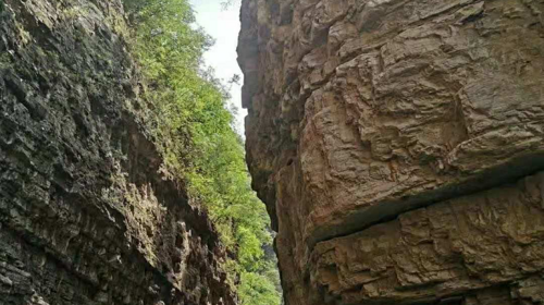 【北京一周一山·龙门涧】休闲丨8公里丨峡谷幽静蜿蜒+赏“北方喀斯特之花”+打卡爨底下民俗村落+观沧桑古建