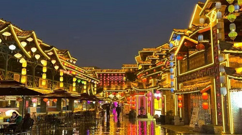 【西安2024周至水街新春灯会含门票】赏灯会看非遗+秦岭四宝+马戏王国+篝火晚会（1.2米以下儿童报名费78）