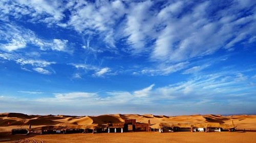 【野奢宁夏·亲子研学营6日】银川+沙漠星星酒店+黄河宿集/七号星空帐篷营地+宁夏博物馆大咖演讲+西部影视城微电影拍摄体验+贺兰山岩画雕刻+西夏王陵+活字印刷术体验+非遗沙石画+春夏牧场+沙漠日出+星空课堂+实景马术演出+野奢亲子6日游