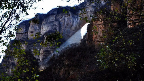 【北京一周一山·蚕姑坨】初级丨12公里丨探索"北方小张家界"的野性秘境：秋日红柿挂枝，南天门传说震撼人心+穿越自然与传说的壮丽画卷~