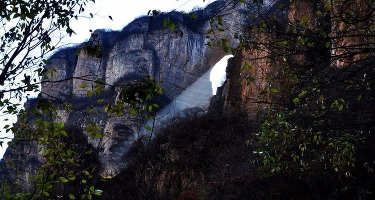 【北京一周一山·蚕姑坨】初级丨12公里丨探索"北方小张家界"的野性秘境：秋日红柿挂枝，南天门传说震撼人心+穿越自然与传说的壮丽画卷~