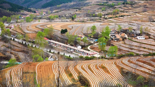 【西安·铜川梯田·棉花堡1日 】探访大地指纹梯田 · 打卡网红霍格沃兹城堡