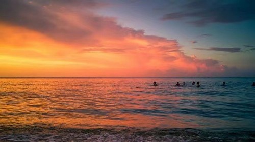 【遇见海南·万宁亲子5日】万宁冲浪+嘉浪河桨板探秘+椰子树跳水+雨林咖啡屋+加井岛网红双体帆船海上嘉年华+野趣赶海+轻奢亲子度假5日