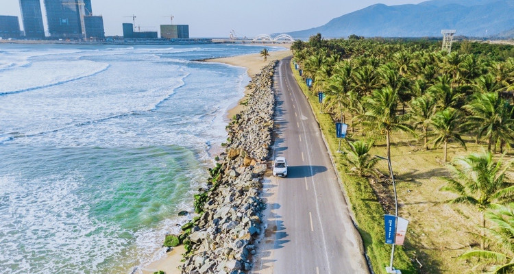 【遇见万宁 · 小众轻奢5日】火山岩海蚀洞+神州半岛灯塔+桥海牧场+石梅湾+日月湾教堂+日月湾滨海公路+罗布斯塔灵韵+分界洲岛网红餐厅+轻奢5日+私家一单一团