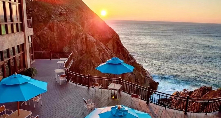 【遇见万宁 · 小众轻奢5日】火山岩海蚀洞+神州半岛灯塔+桥海牧场+石梅湾+日月湾教堂+日月湾滨海公路+罗布斯塔灵韵+分界洲岛网红餐厅+轻奢5日+私家一单一团