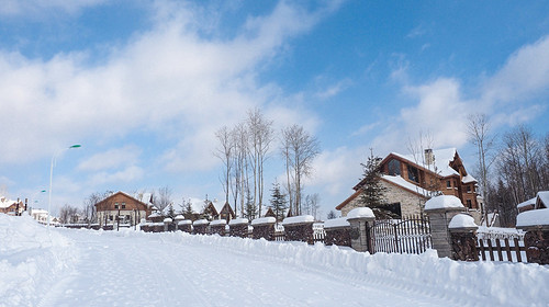 【初见长白山·瑞士小雪国5日】度假区滑雪+霍比特雪屋火锅套餐+冰钓+长白山璞悦酒店+魔界漂流+长白山天池+户外纯玩5日