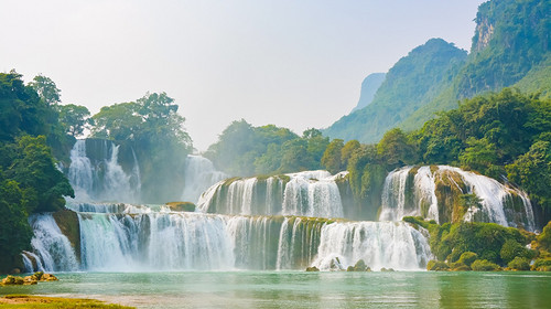 【极边秘境·崇左5日】德天瀑布+边关风情+明仕骑行+花山岩画+龙宫+白头叶猴五日游