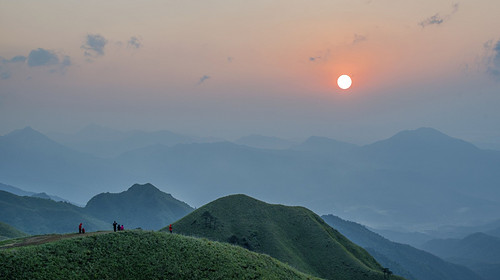 【行走武功山·武功山徒步2日】武功山+风车口+千丈岩+好汉坡+绝望坡+金顶+山顶宿营观日出云海轻户外新体验2日游