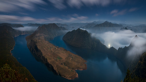 【陕北传奇6日】雨岔大峡谷+壶口瀑布+乾坤湾+波浪谷日落+麻黄梁黄土地质公园+陕北民歌博物馆+杨家岭+双水村+红石峡+镇北台+榆林老街+石魂广场+安塞腰鼓体验+景区特色窑洞住宿+2-8人小包团&8人拼团