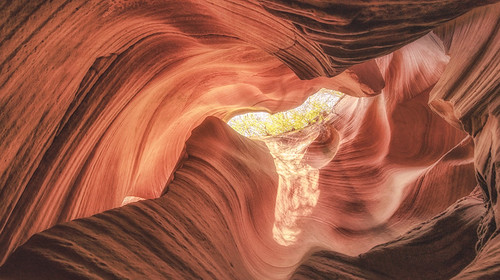 【陕北传奇6日】雨岔大峡谷+壶口瀑布+乾坤湾+波浪谷日落+麻黄梁黄土地质公园+陕北民歌博物馆+杨家岭+双水村+红石峡+镇北台+榆林老街+石魂广场+安塞腰鼓体验+景区特色窑洞住宿+2-8人小包团&8人拼团