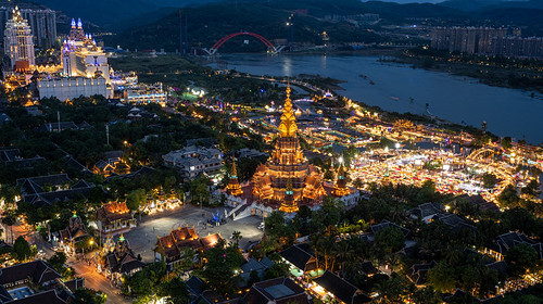 【又见云南 · 象往版纳5日】野象谷+勐泐大佛寺+中科院植物园+雨林徒步探秘+曼远傣族村寨+曼听公园+般若寺+湄公河星光夜市+5天精品8人小团