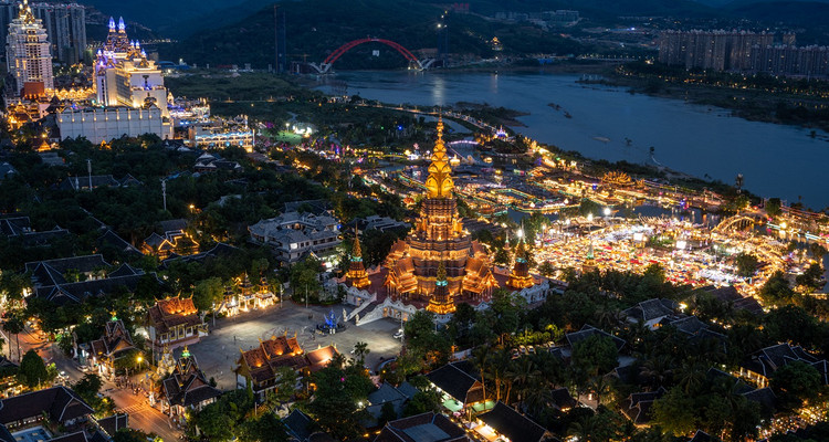 【又见云南 · 象往版纳5日】野象谷+勐泐大佛寺+中科院植物园+雨林徒步探秘+曼远傣族村寨+曼听公园+般若寺+湄公河星光夜市+5天精品8人小团