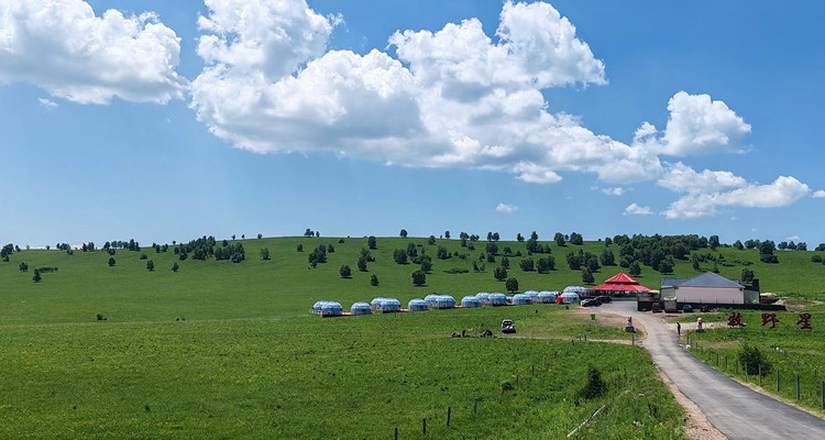 【遇见乌兰布统·草原摄影4日】越野穿越乌兰布统核心区+塞罕坝林海+公主湖+影视基地+甘丹驼城+鄂温克驯鹿园+承德集散+12人精品团+2-12人私家团