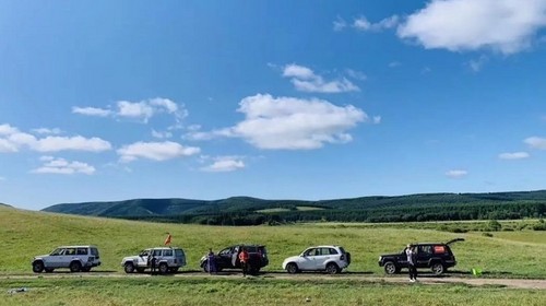 【乌兰布统草原·小众体验2日】周末出行丨越野车穿越无人区+影视基地+公主湖+小河头+28人精品团