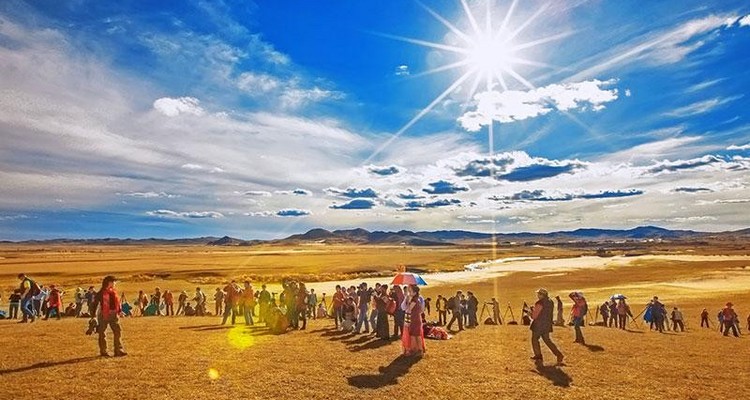 【遇见乌兰布统 · 秋季摄影5日】北京+乌兰布统+多伦草原+锡林郭勒+影视基地日落+皇家鹿苑+公主湖+私家牧场日出+欧式草原+将军泡子+古北水镇+司马台长城+越野车穿越+蒙古部落骑马+万马奔腾+马踏水花拍摄+驻地航拍+草原日出日落+2-8人
