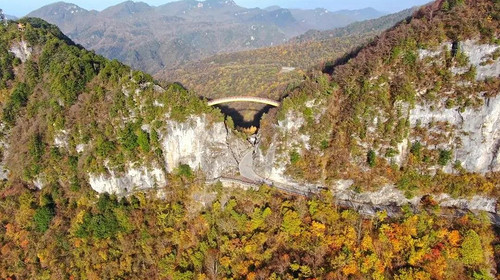 【地道神峡 ·鄂西秋色7日】宜昌+木鱼+天燕景区+神农顶+坪阡古镇+大九湖晨曦+巫山+神女天路+文峰观+三峡之巅+白帝城瞿塘峡+奉节+夔州博物馆精讲+鄂西秋色深度纯玩7日+24人精品团