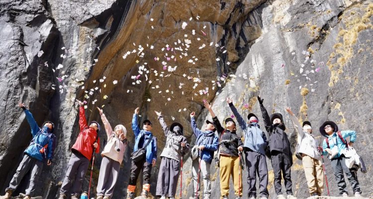 【行走云南·朝觐梅里6日】梅里雪山+雨崩村+冰湖+神瀑+60KM徒步朝圣+第七届梅里雪山雨崩转山月