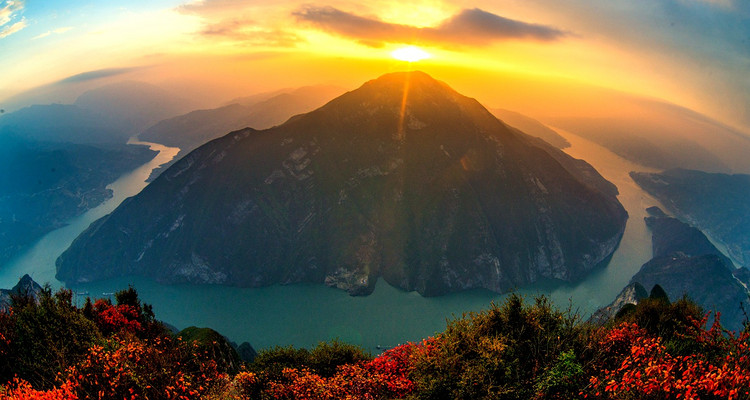 【徒步华夏第七站·重庆三峡站4日】宜昌+巫山+三峡之巅徒步+白帝城+ 文峰观徒步+ 峡之巅徒步+ 白帝城+  神女天路+ 瑶台+ 三峡红叶徒步节4日游