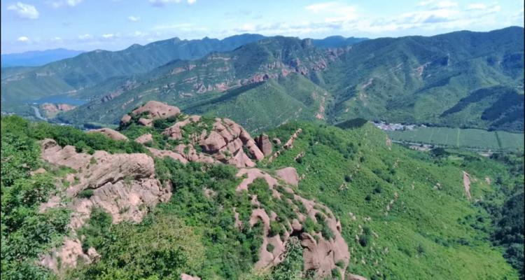 【北京一周一山·巨石之径】探秘绝美“侏罗纪”丹霞地貌+观碧霞山奇峰异石！