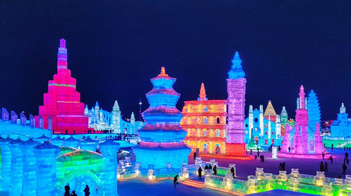 【冰雪梦幻C线4日】哈尔滨+亚布力滑雪+远东机车库+雪乡+网红雪地摩托冲浪++徒步梦幻雪山+狂野撒欢+2-8人精品小团！