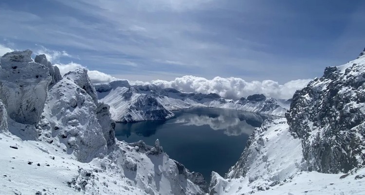 【冰雪梦幻·“吉”致北国10日】滑雪+温泉+冬捕+雾凇奇观+东北“小韩国”；登上北国列车，冬季一路找北漠河之旅