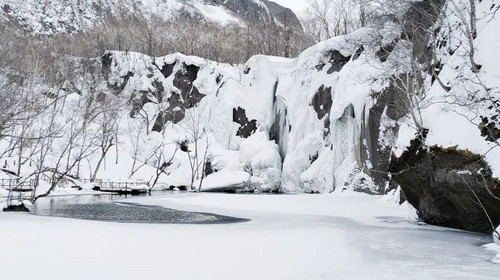 【梦幻韩潮4日】长白山+朝鲜民俗园+雪岭漫步+雪地摩托+网红驯鹿+雪地漂流+大IP+小众绝美网红打卡+连住两晚温泉酒店狂野撒欢+2-8人精品小团！