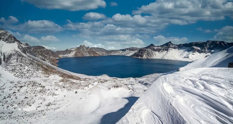 【冰雪梦幻·全景东北9日】哈尔滨9天8晚丨滑雪+雪地温泉+冬捕+雾凇奇观+登上北国列车，冬季一路找北漠河之旅