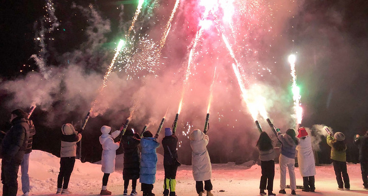 【遇见乌兰布统冬·冰雪狂欢5日】北京+塞罕坝+游牧部落牧民家访+祭火大典+暖水河+魔界日出+透风沟+南井+塞北雪乡+白家窝铺+鹰窝沟+小河头+滦河第一湖冰上漂移+云佛山滑雪+2-8人小包团&28人品质团