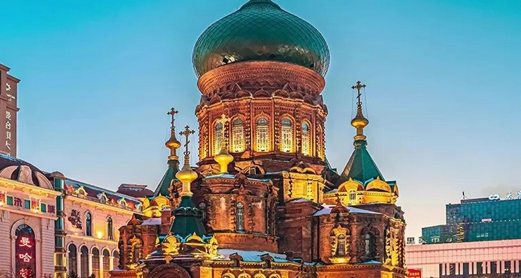 【冰雪梦幻·海参崴7日】哈尔滨市+雪乡+梦幻雪山徒步+网红雪地摩托+棒槌山观光栈道+东宁+城市citywalk+托卡内夫灯塔+海边日落+百年老街+玻璃海滩+托比津纳海角+绥芬河+海参崴7天6晚！