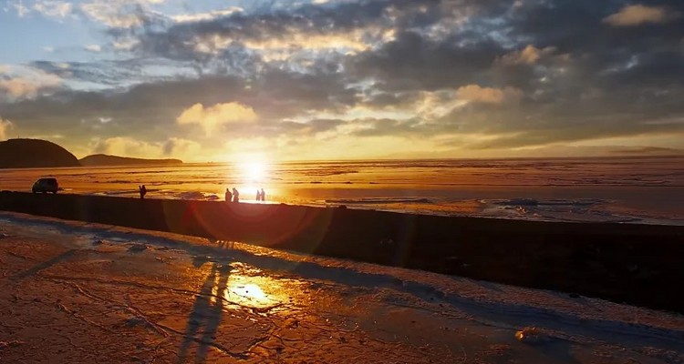 【冰雪梦幻·海参崴7日】哈尔滨市+雪乡+梦幻雪山徒步+网红雪地摩托+棒槌山观光栈道+东宁+城市citywalk+托卡内夫灯塔+海边日落+百年老街+玻璃海滩+托比津纳海角+绥芬河+海参崴7天6晚！