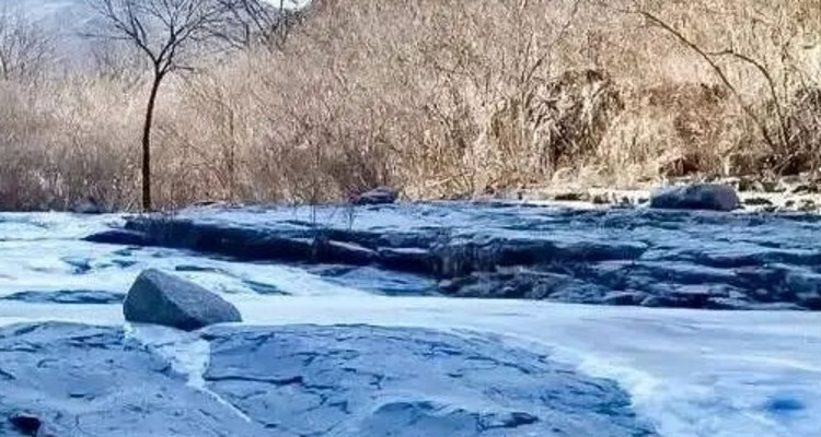 【北京一周一山·鳌鱼沟冰瀑】10公里初级徒步丨小众山谷绝美冰瀑奇观+冬日值得打卡的梦幻奇境！