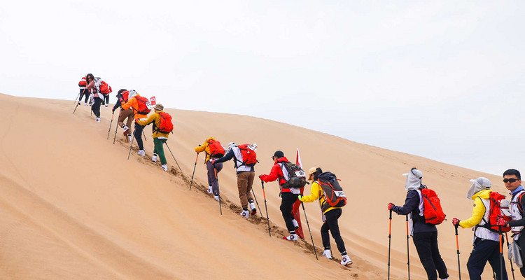 【行走内蒙·库布齐沙漠穿越3日】超值特价丨20km初级沙漠徒步+挑战中国第七大沙漠+星空露营+户外深度徒步！