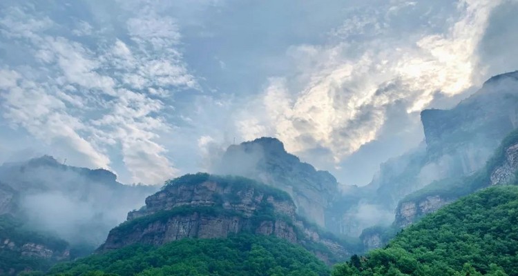 【寻迹河南·南太行3日】深度畅游太行大峡谷+徒步穿越鲁班豁+小众秘境高家台村+三千年古城邯郸+来自太行山的压迫感+38人舒适团